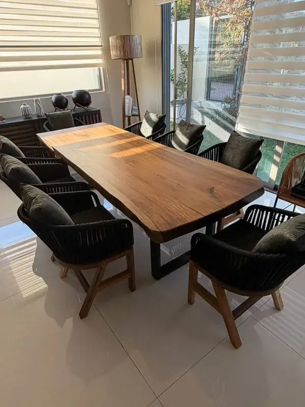 Comedor parota maciza